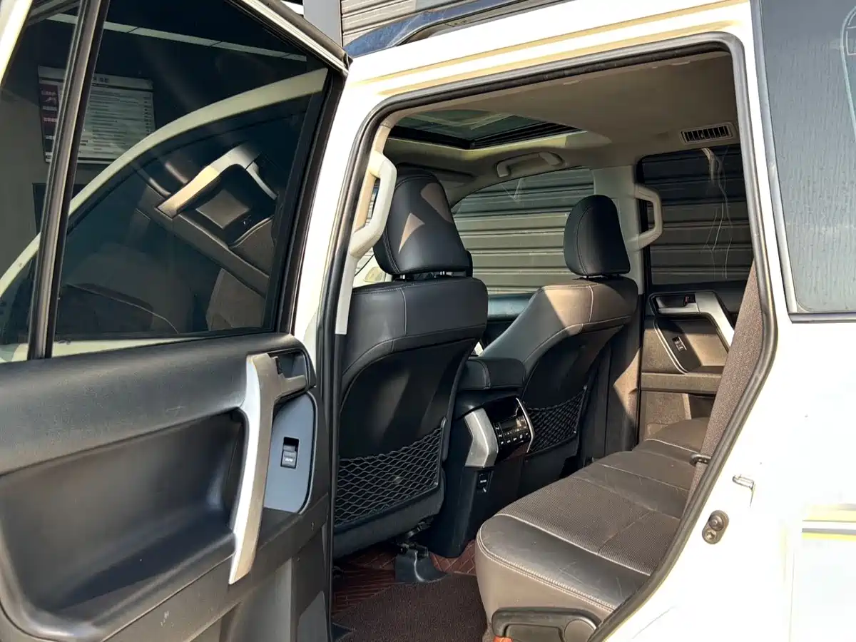 Toyota Prado 2018 3.5L Automatic TX-L Rear-mounted Spare Tire фото 12