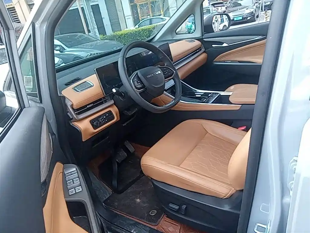 Фото 16 - Maxus Maxus G50 PHEV