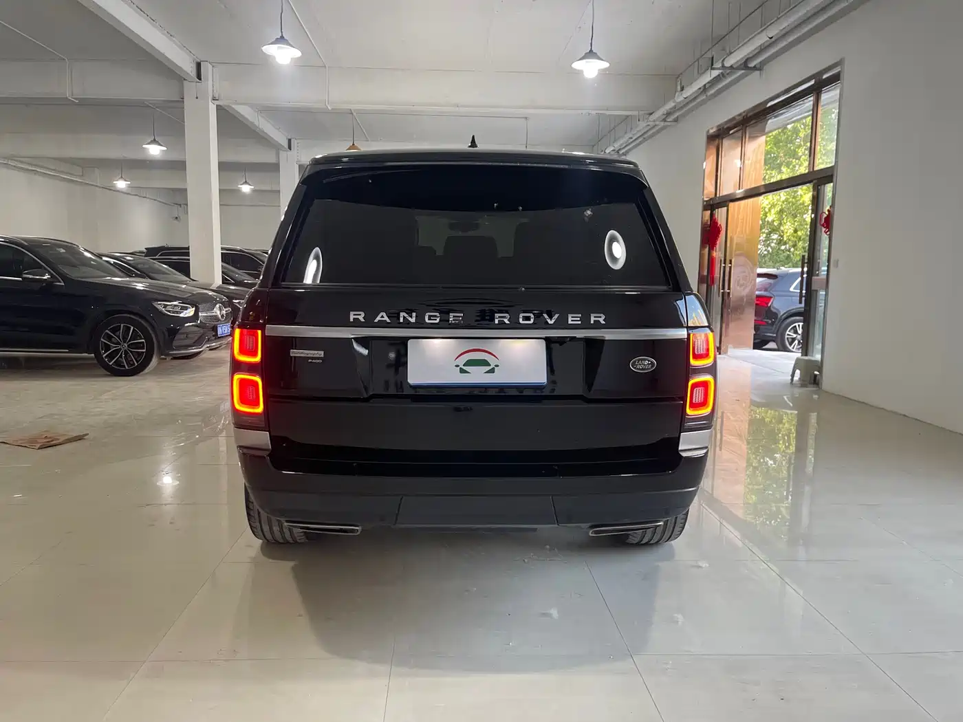 Land Rover Range Rover 2022 3.0 L6 400PS Prestige Genesis Extended Edition фото 4