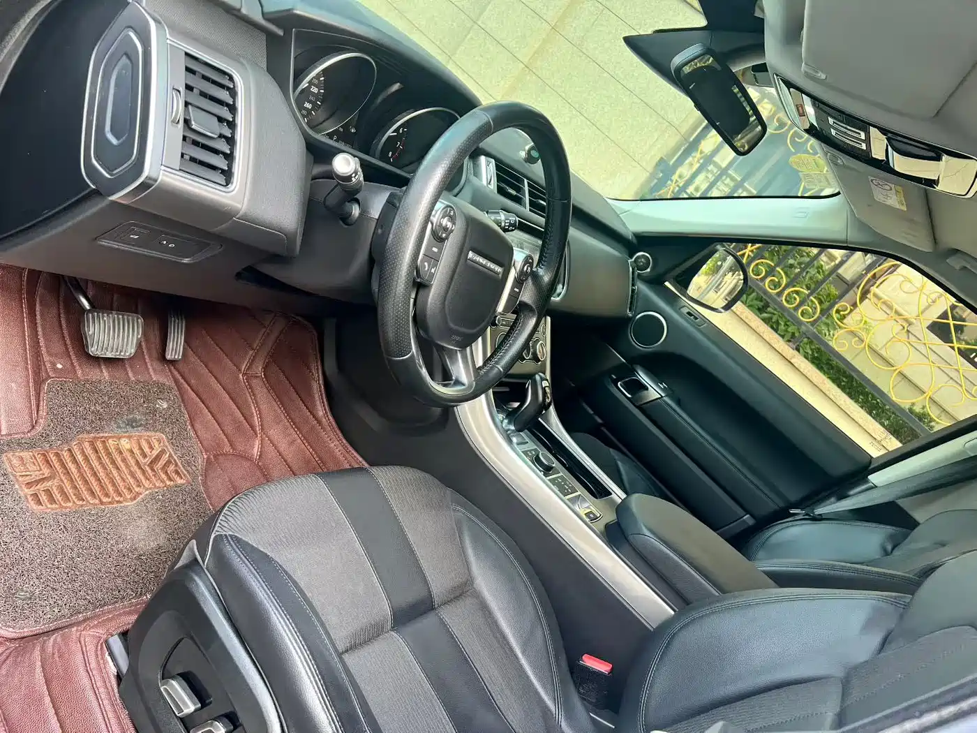 Land Rover Range Rover Sport 2016 Model 3.0 SC V6 SE фото 4