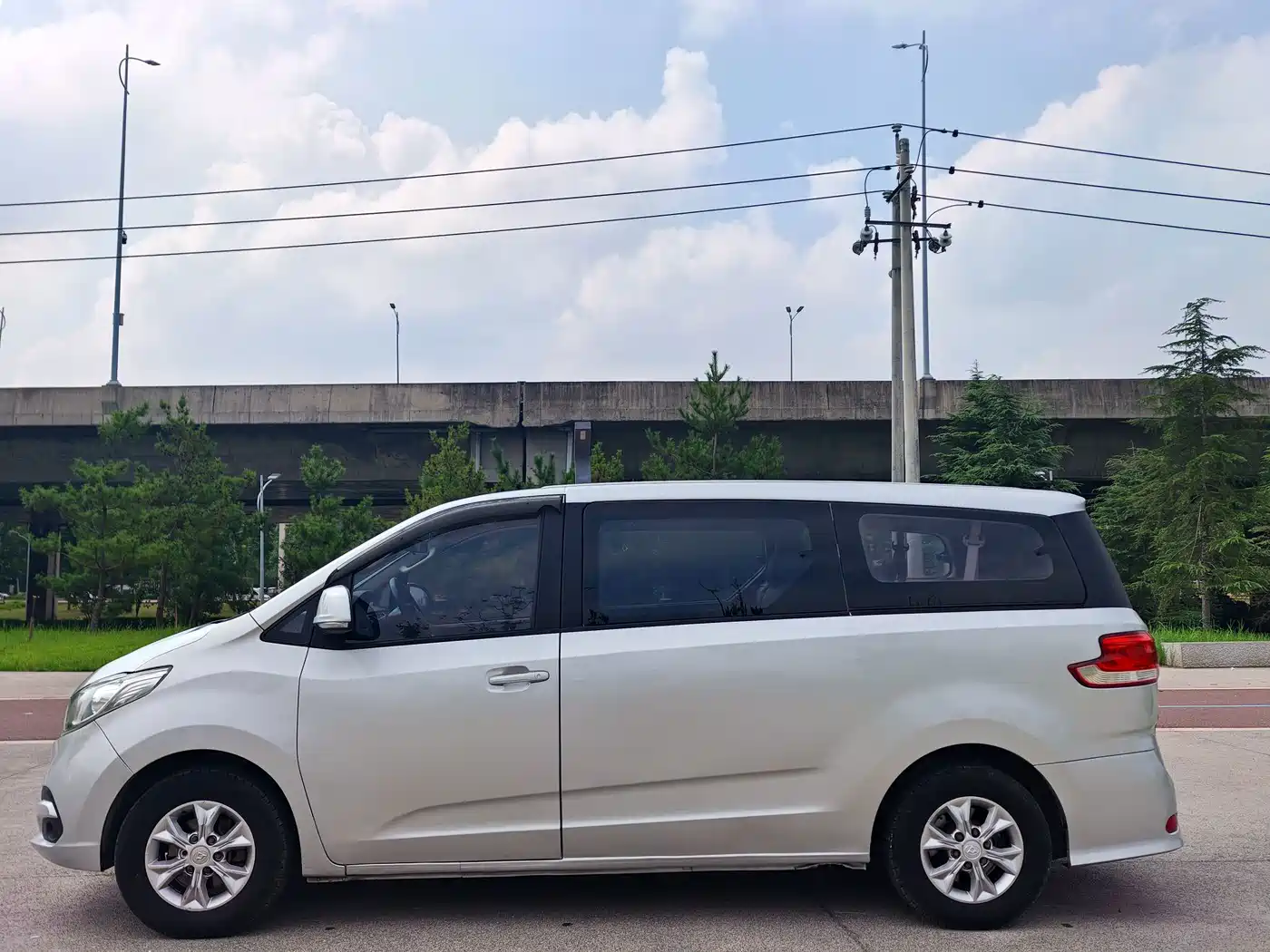SAIC Maxus Maxus G10 2015 2016 2.0T Automatic Elite