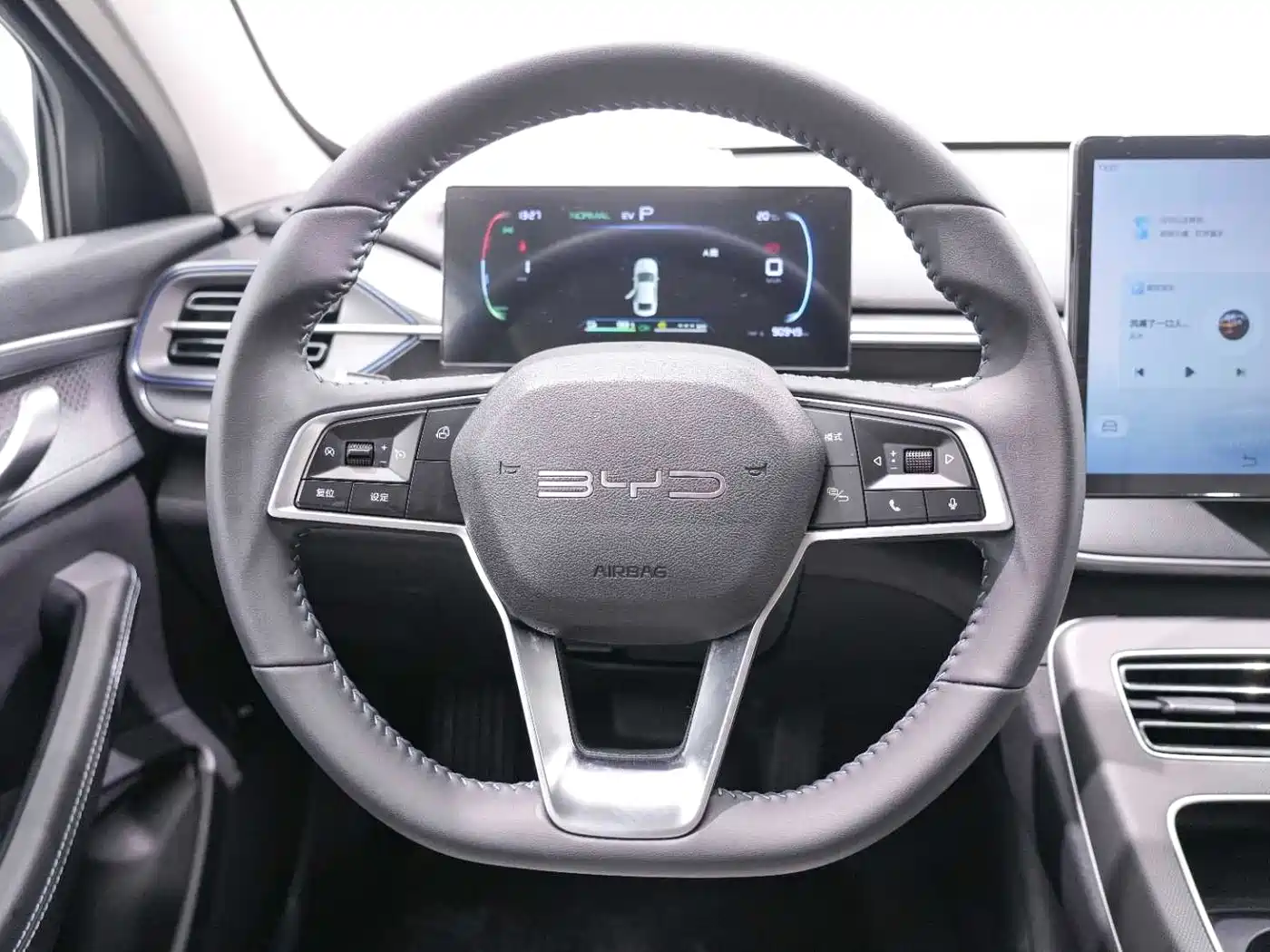 BYD Destroyer 05 2024 Glory Edition DM-i 55KM Luxury фото 25