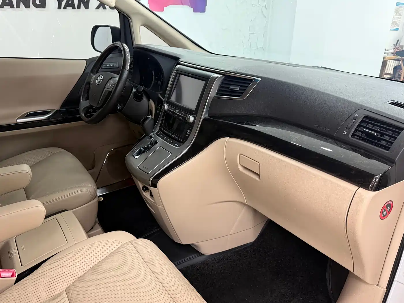 Toyota Alphard 2012 3.5L Luxury Edition фото 10