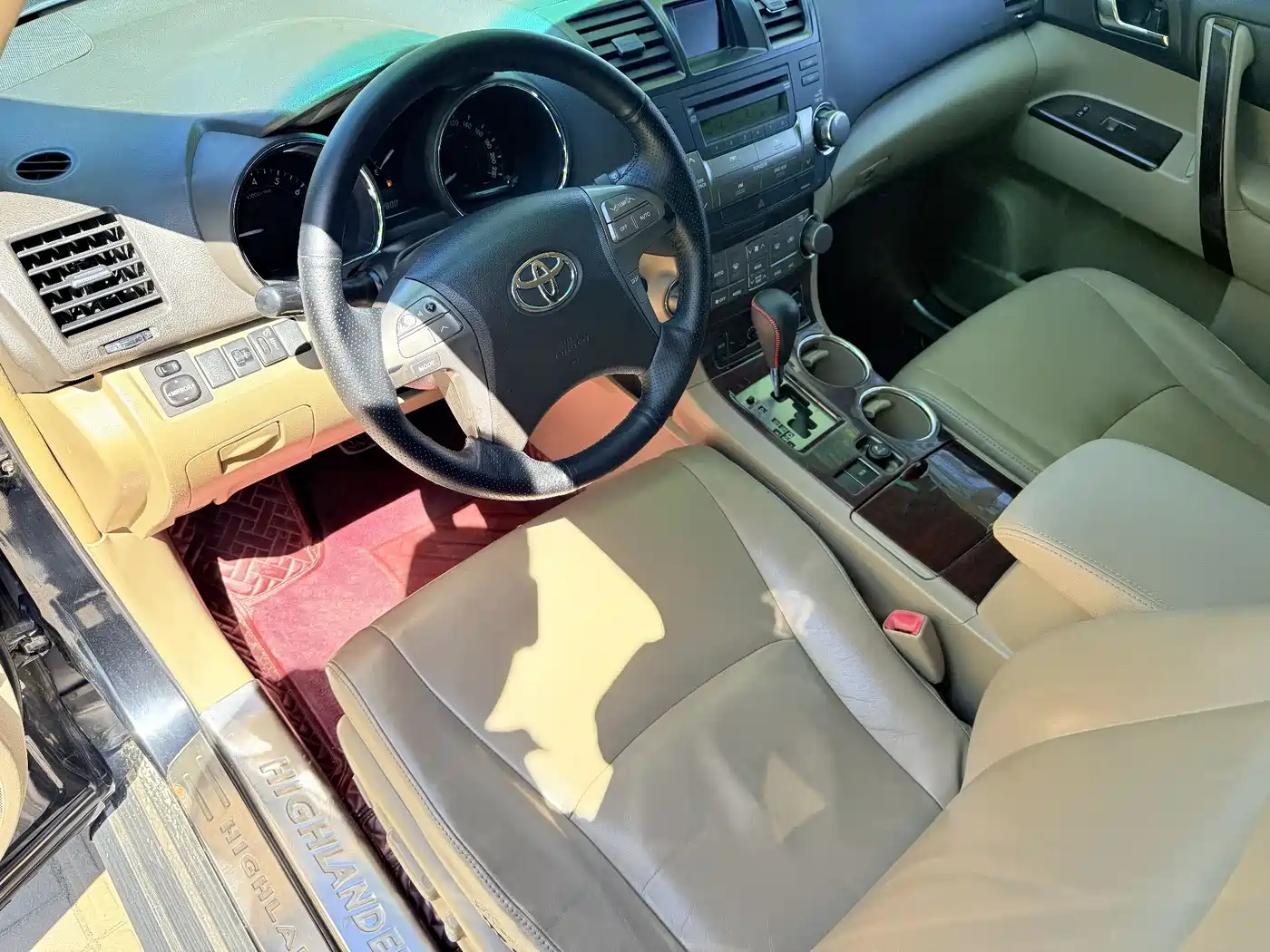 Фото 4 - Toyota Highlander
