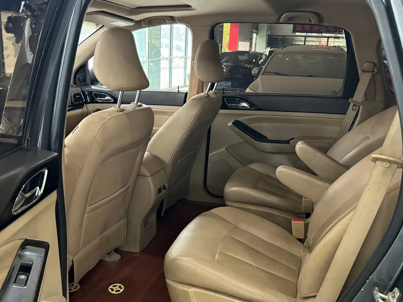 Baojun 730 2014 2014 1.5L Manual Luxury 7-seater