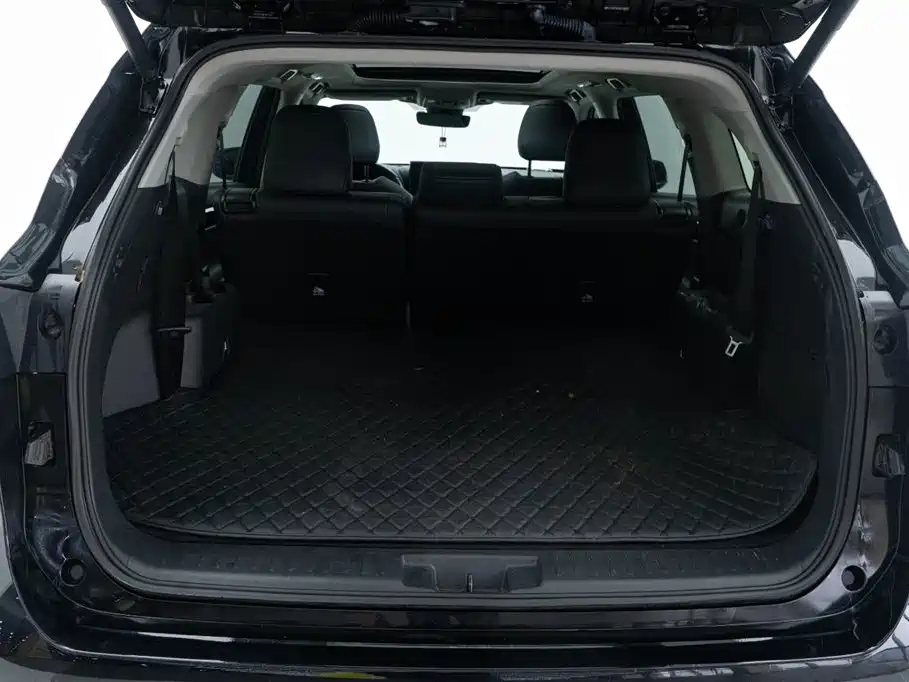 Toyota Highlander 2023 2.5L Smart Hybrid Dual Engine AWD Premium 7-Seater фото 12