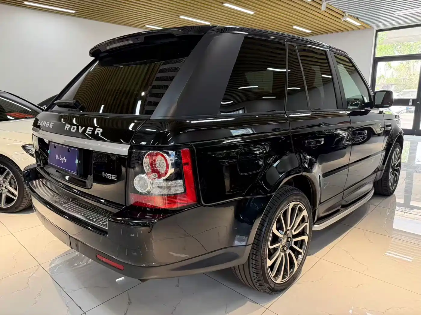 Photo 3 - Land Rover Range Rover Sport