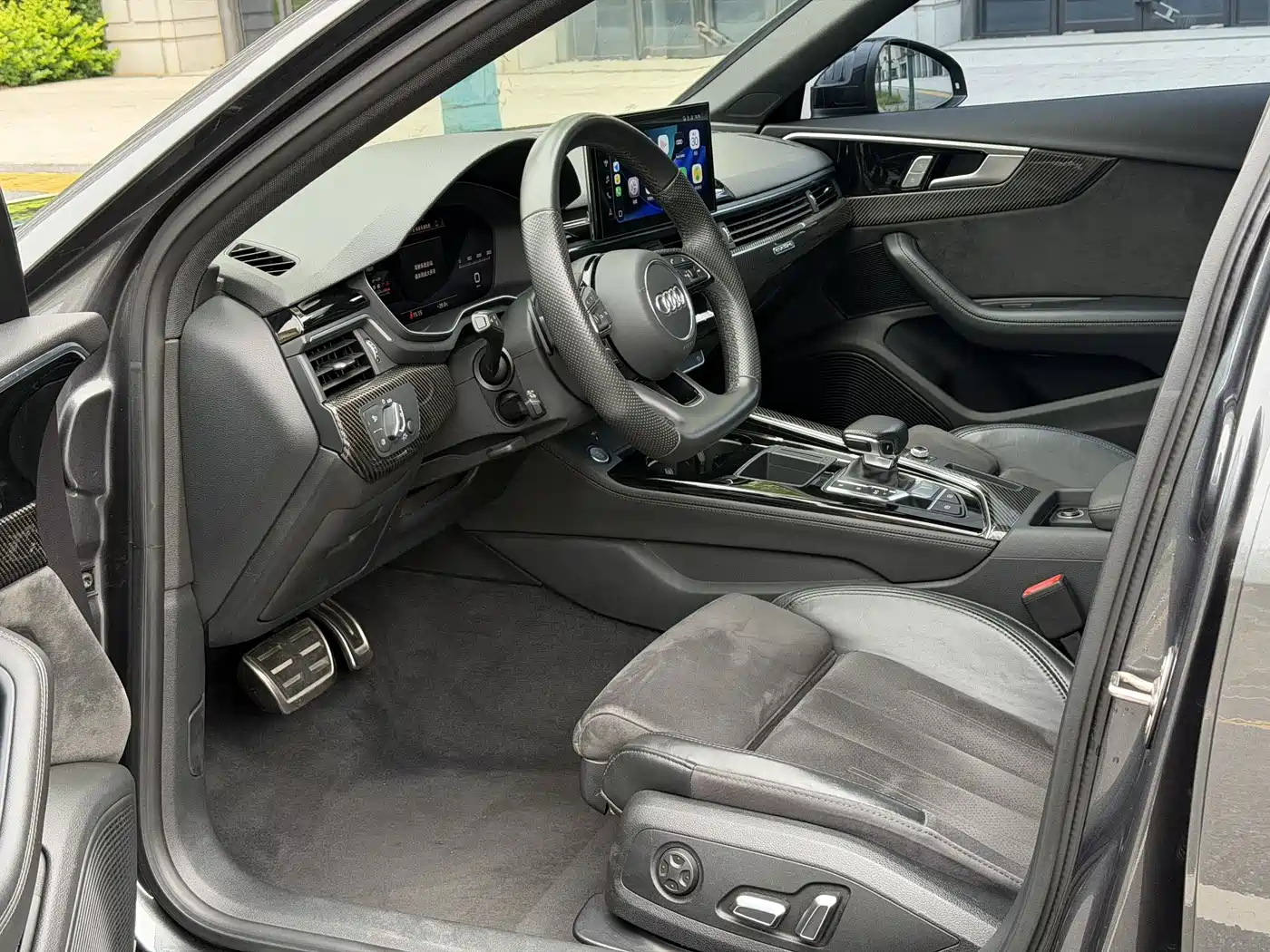 Фото 5 - Audi A4L