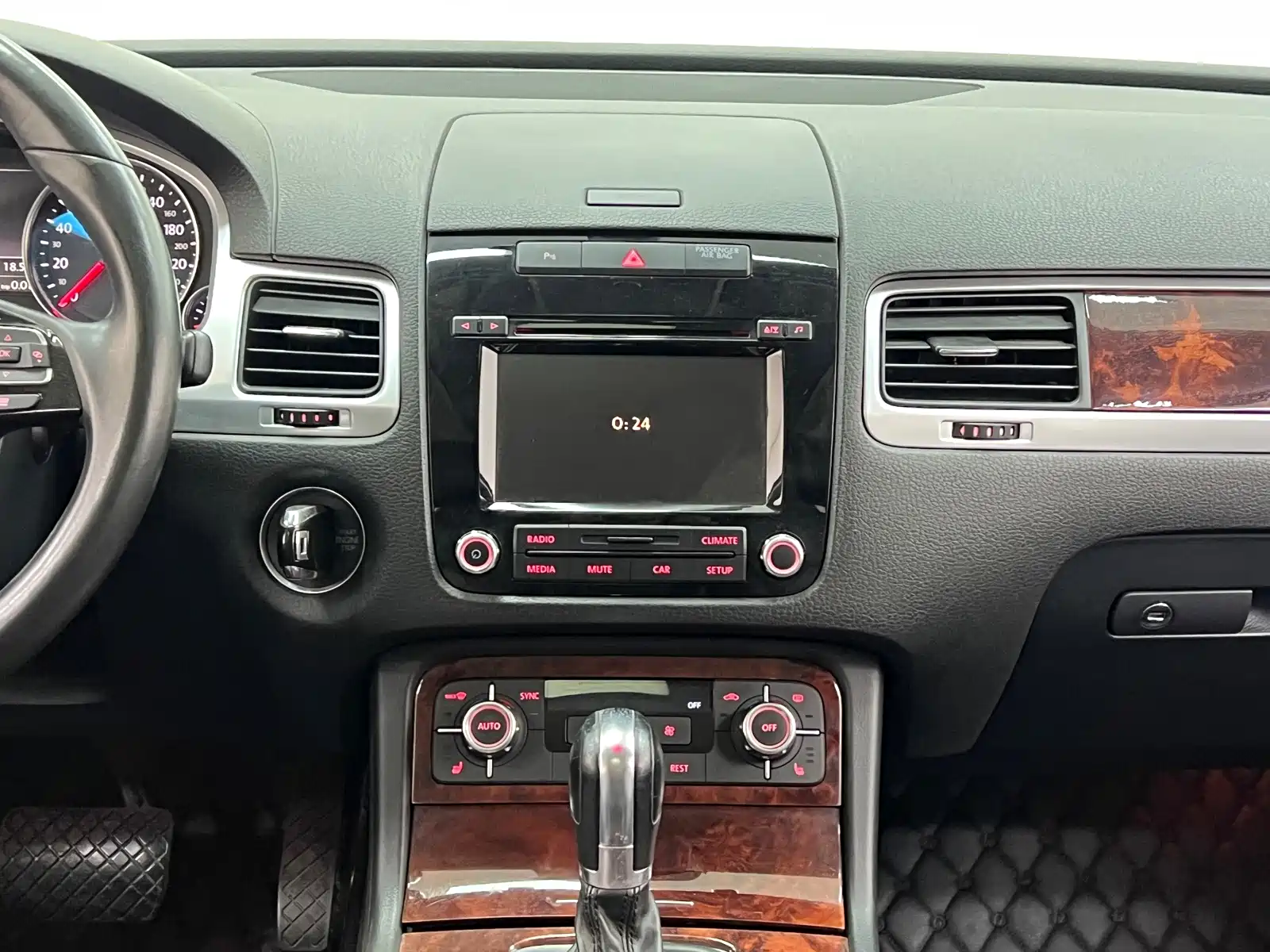Фото 8 - Volkswagen Touareg