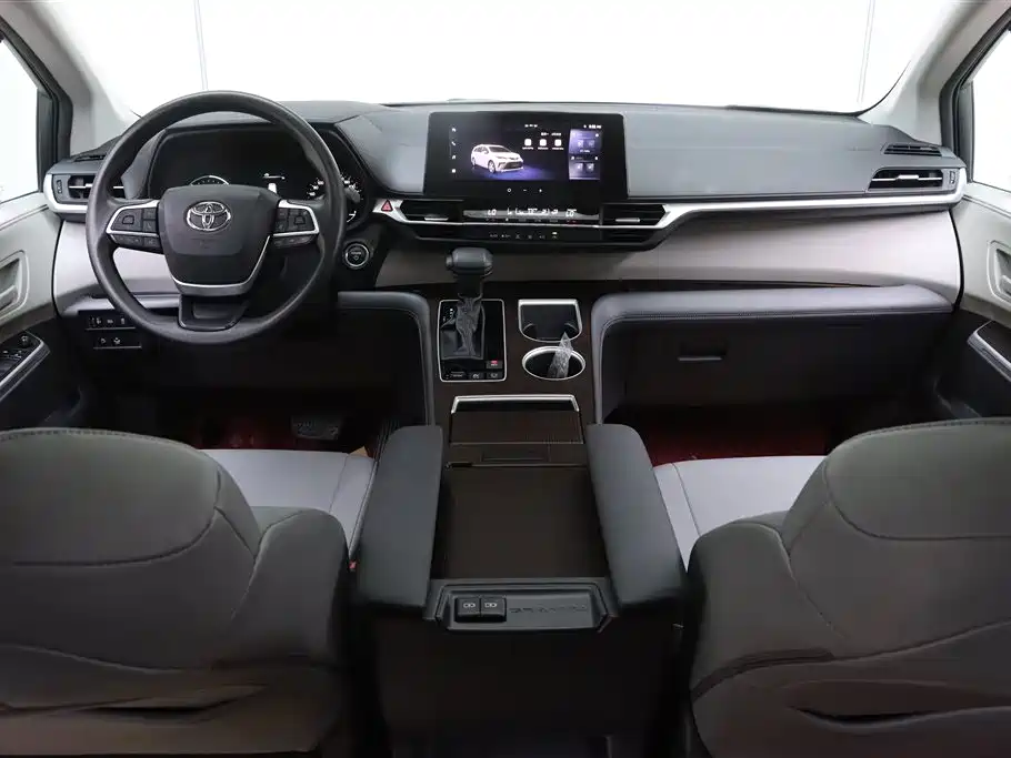 Toyota Granvia 2024 2.5L Hybrid Comfort фото 21