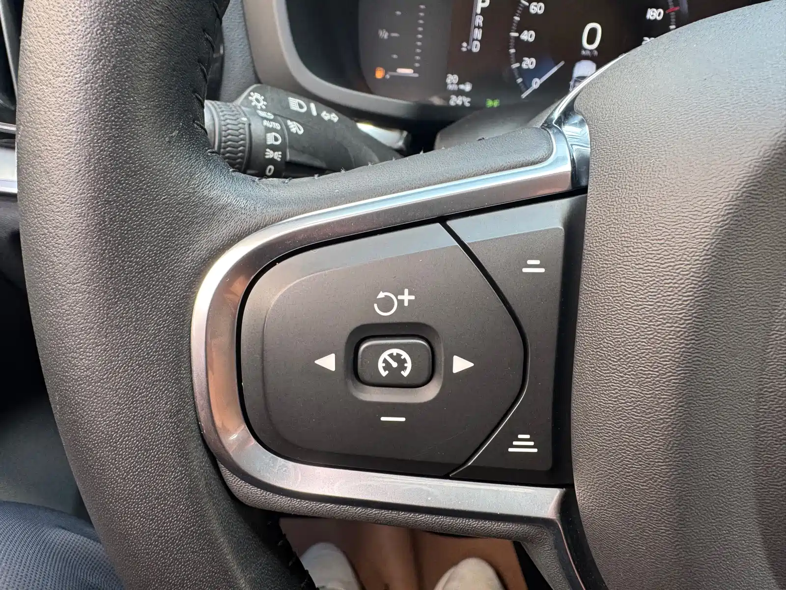 Фото 33 - Volvo S60