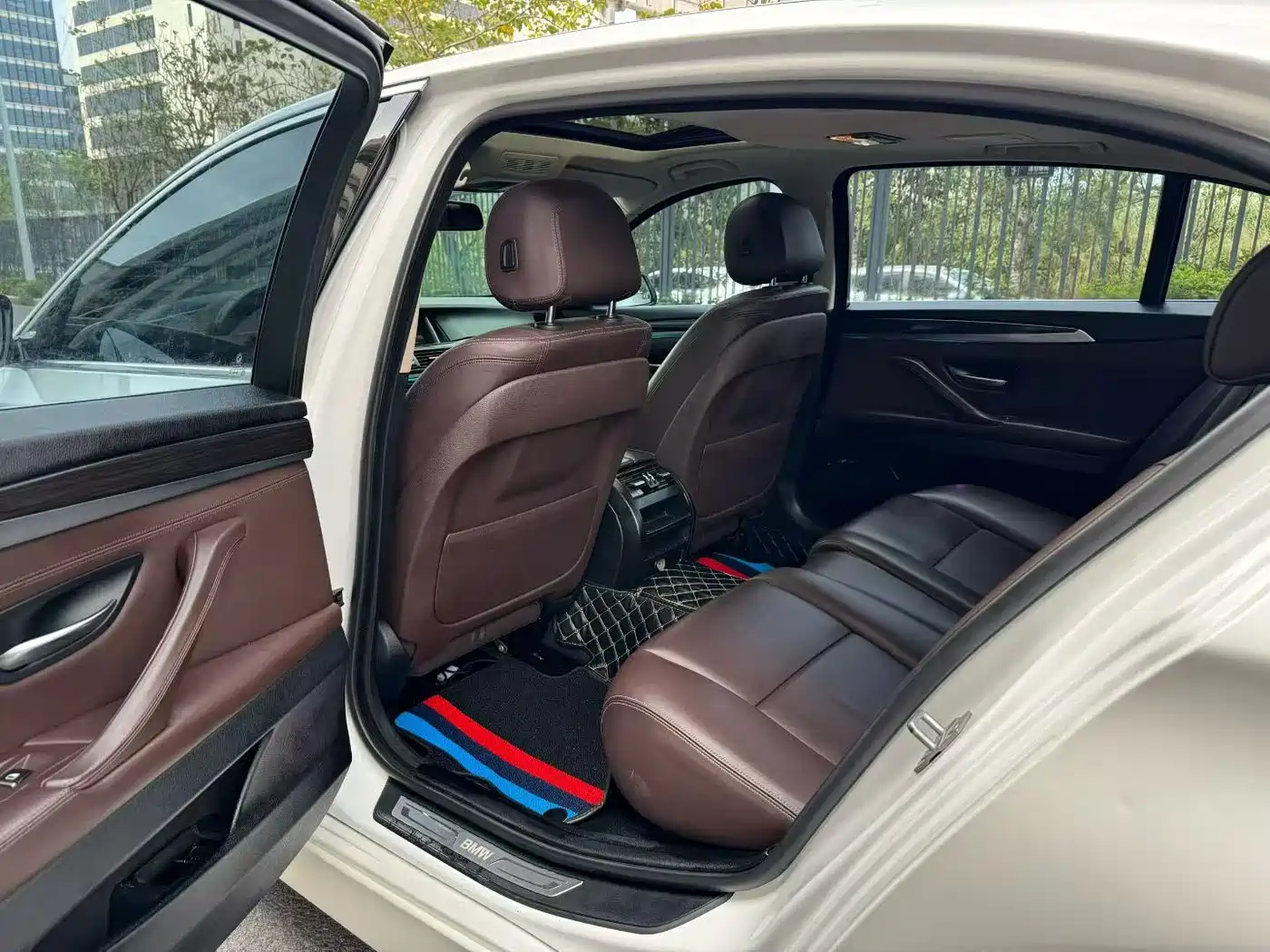 BMW 5 Series 2014 525Li Luxury Design Package фото 6