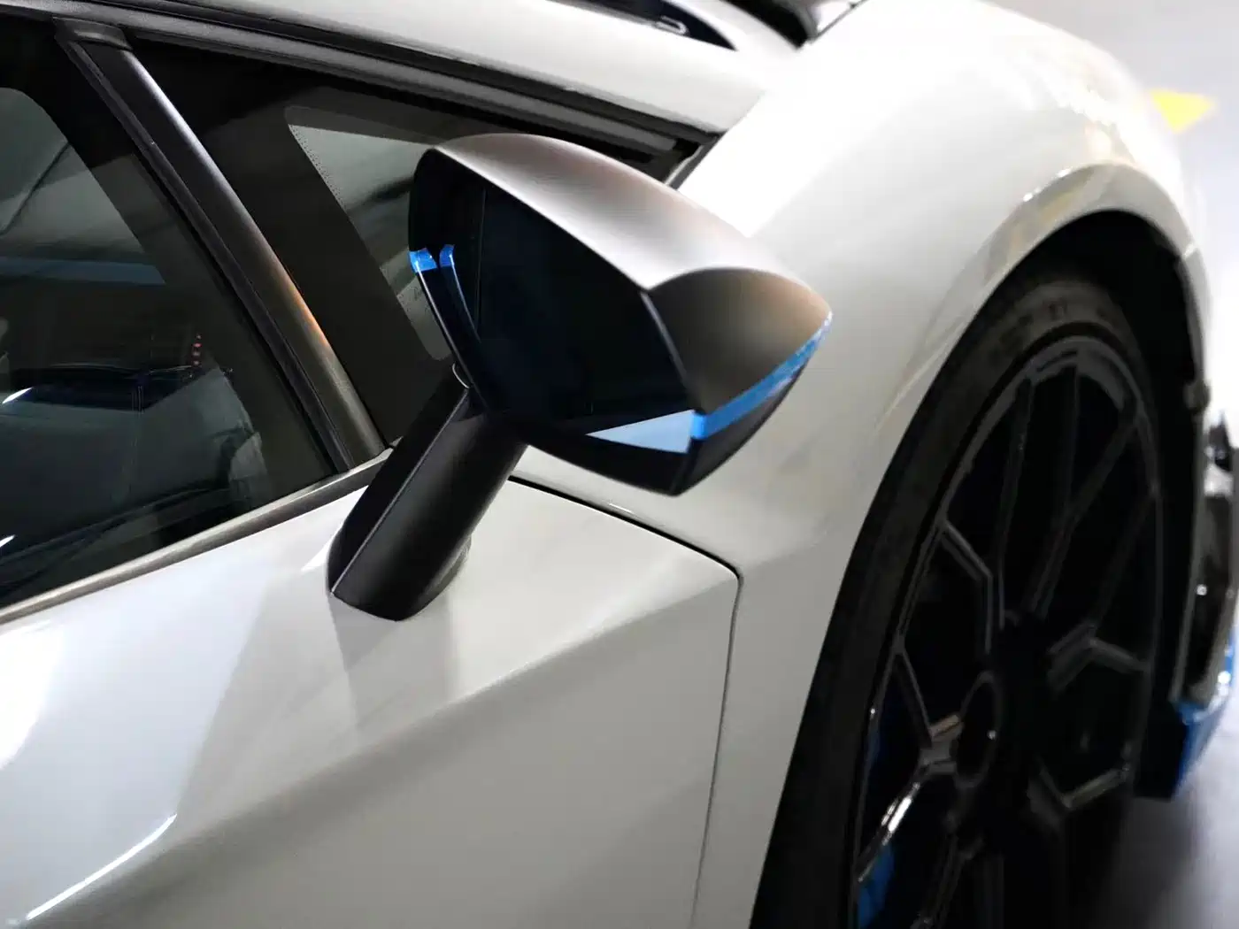 Lamborghini Aventador 2012 2011 LP 700-4