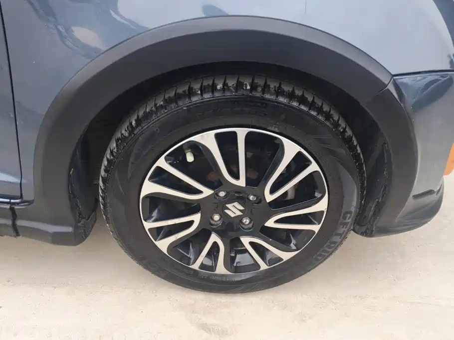 Фото 6 - Suzuki Swift