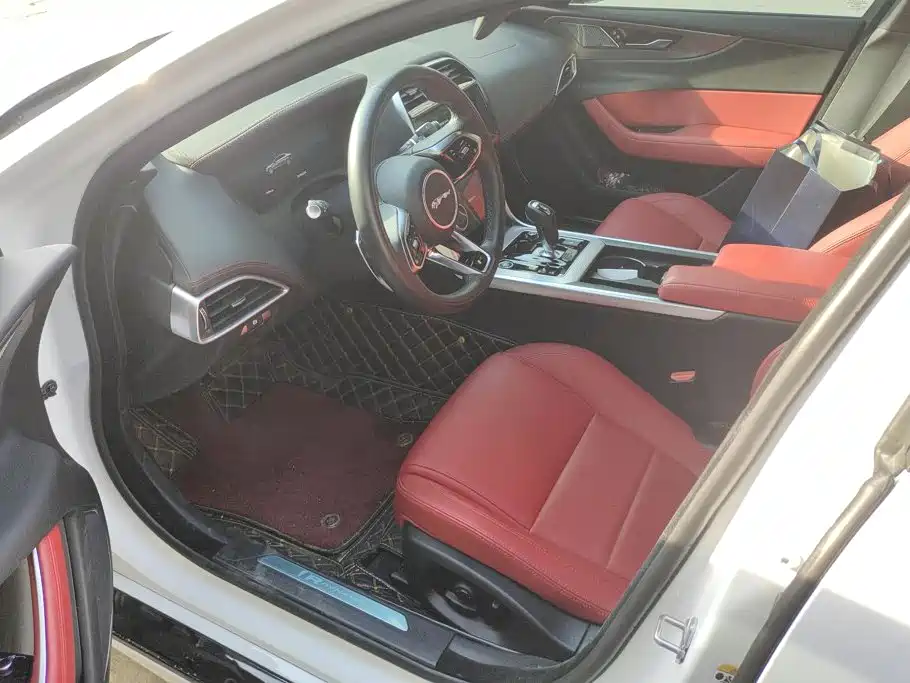 Jaguar XEL 2025 2025 2.0T 250PS R-DYNAMIC 90th Anniversary Edition