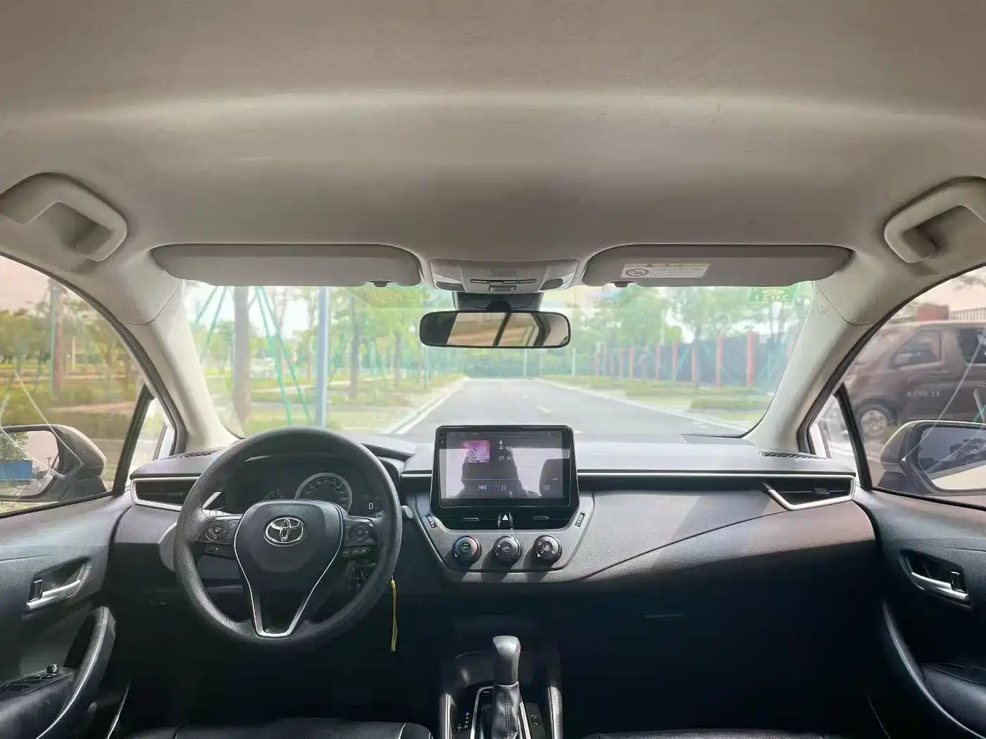 Toyota Corolla 2019 1.2T S-CVT GL Pioneer Edition фото 4