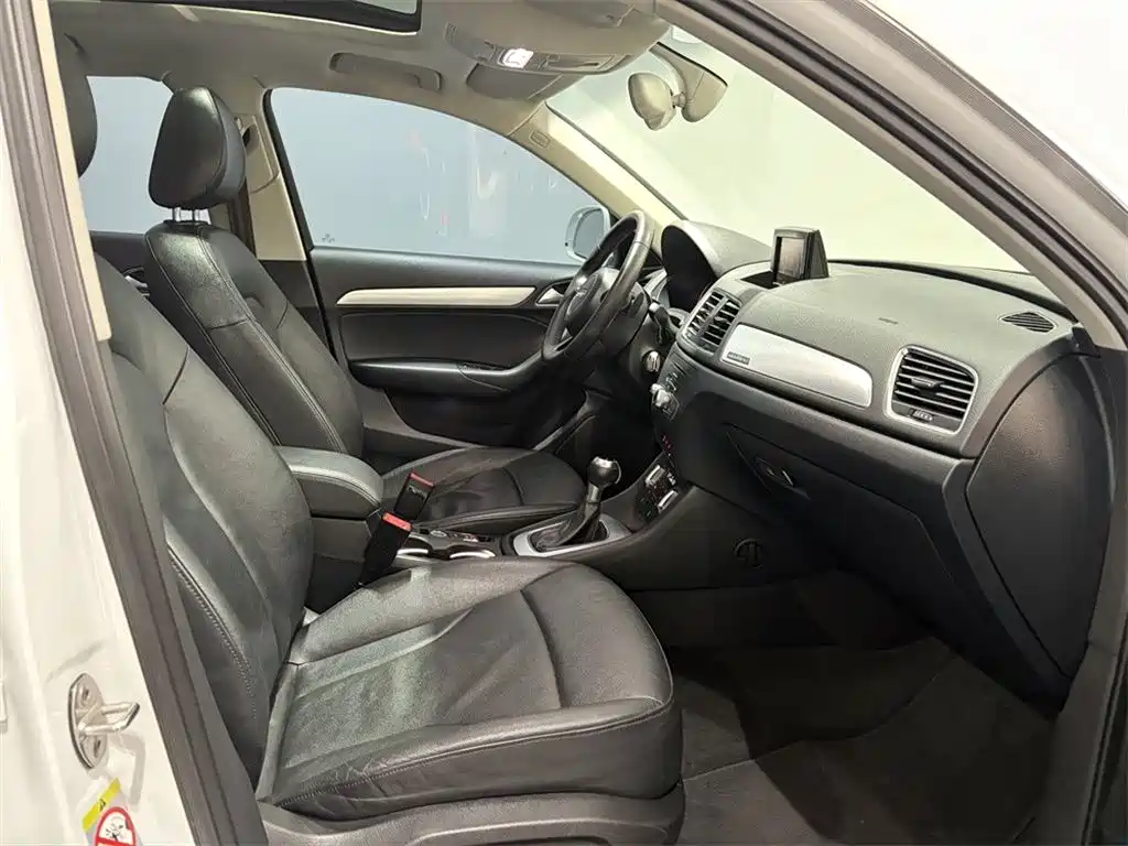 Фото 14 - Audi Q3 (Import)