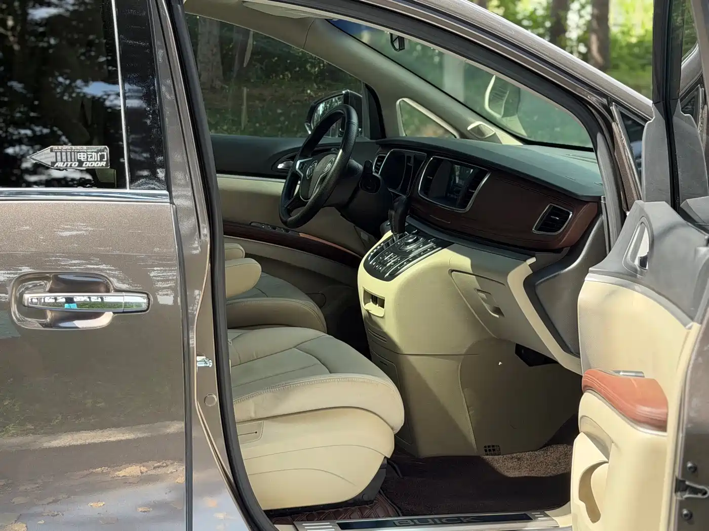 Фото 11 - Buick GL8