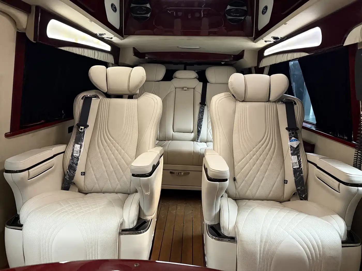 Ford E350 2011 2011 5.4L Platinum Edition