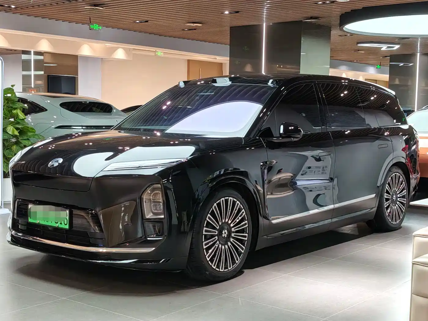 NIO ES8 2026 2025 Model 6-Seat Executive Luxury Edition