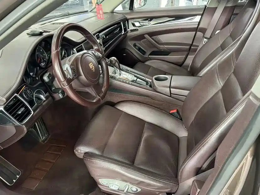 Фото 7 - Porsche Panamera