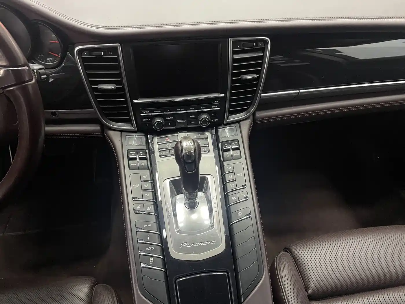 Фото 15 - Porsche Panamera