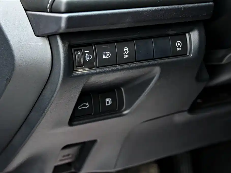 Toyota Camry 2024 2.0G Premium Edition фото 24