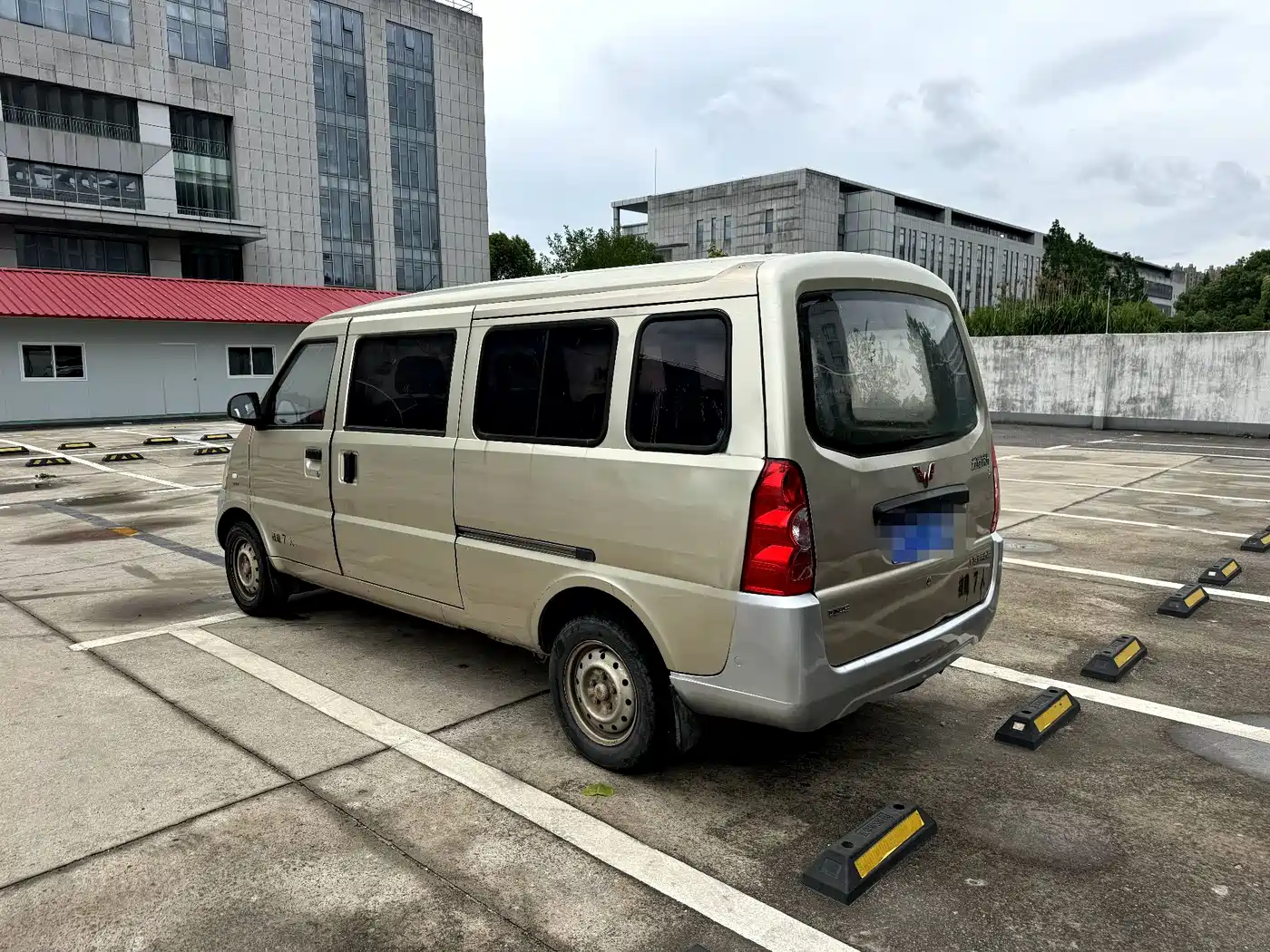 Wuling Motors Wuling Rongguang 2014 2012 1.5L Extended Standard Model