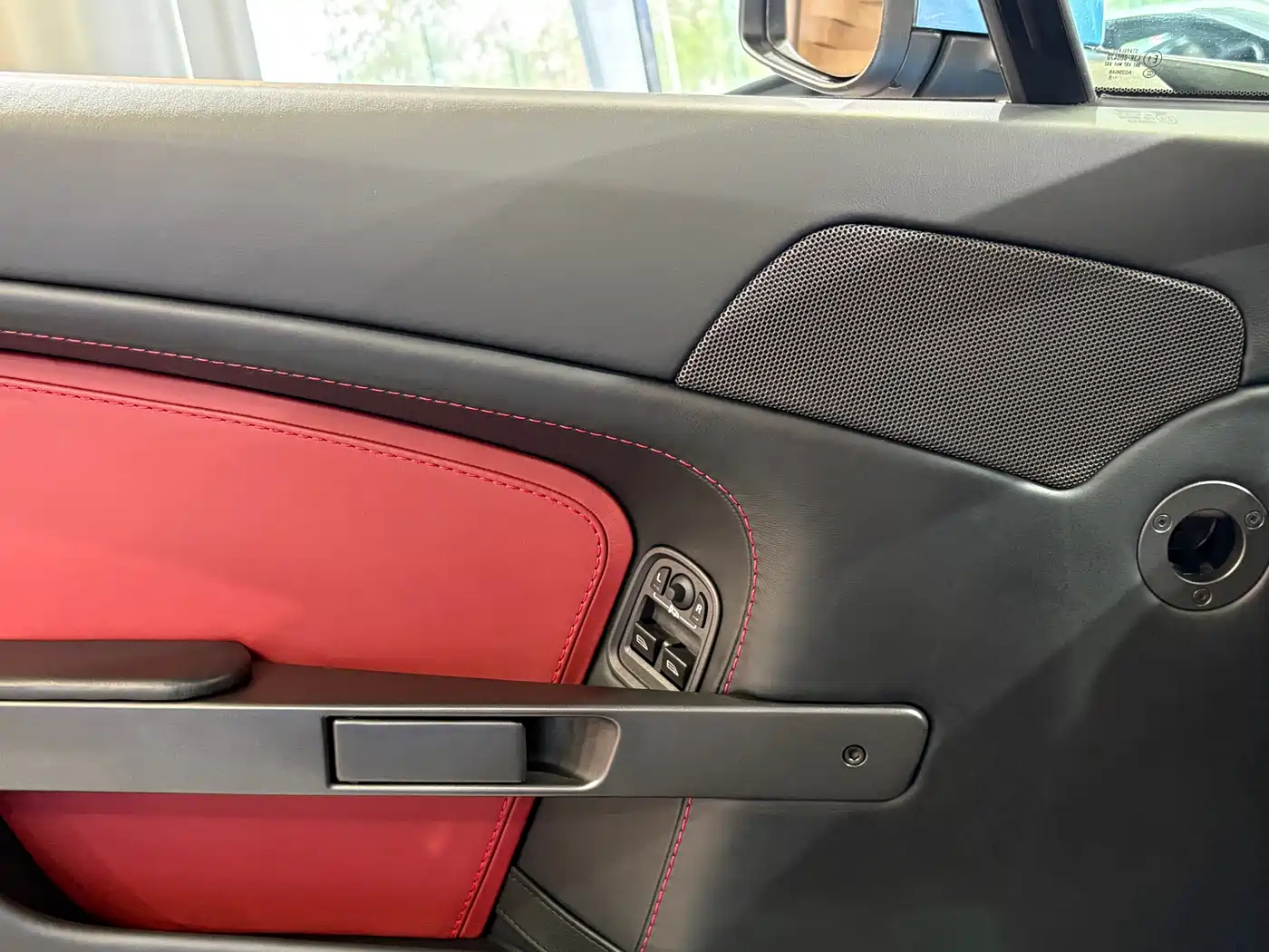 Aston Martin V8 Vantage 2010 2011 4.7L Sportshift Coupe