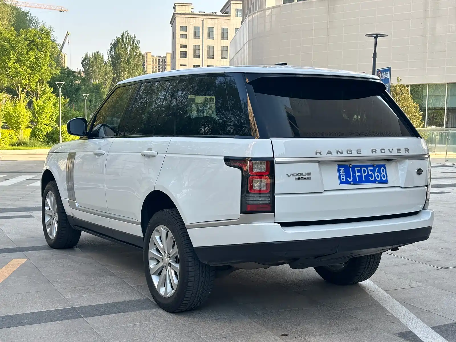 Фото 10 - Land Rover Range Rover