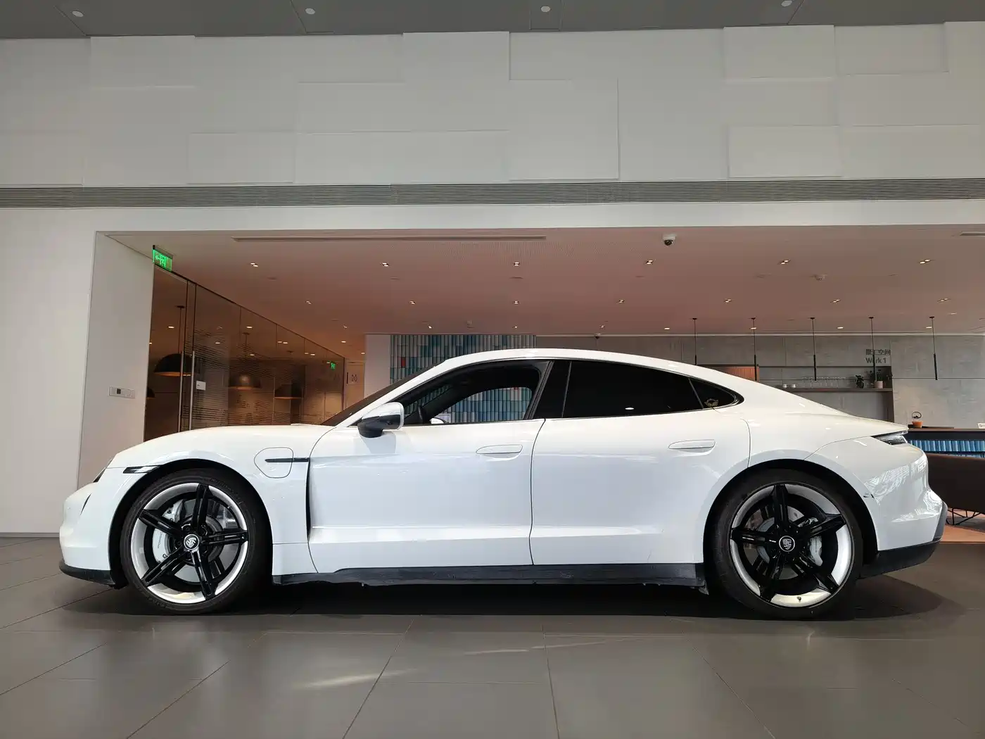 Porsche Taycan 2020 Taycan фото 3