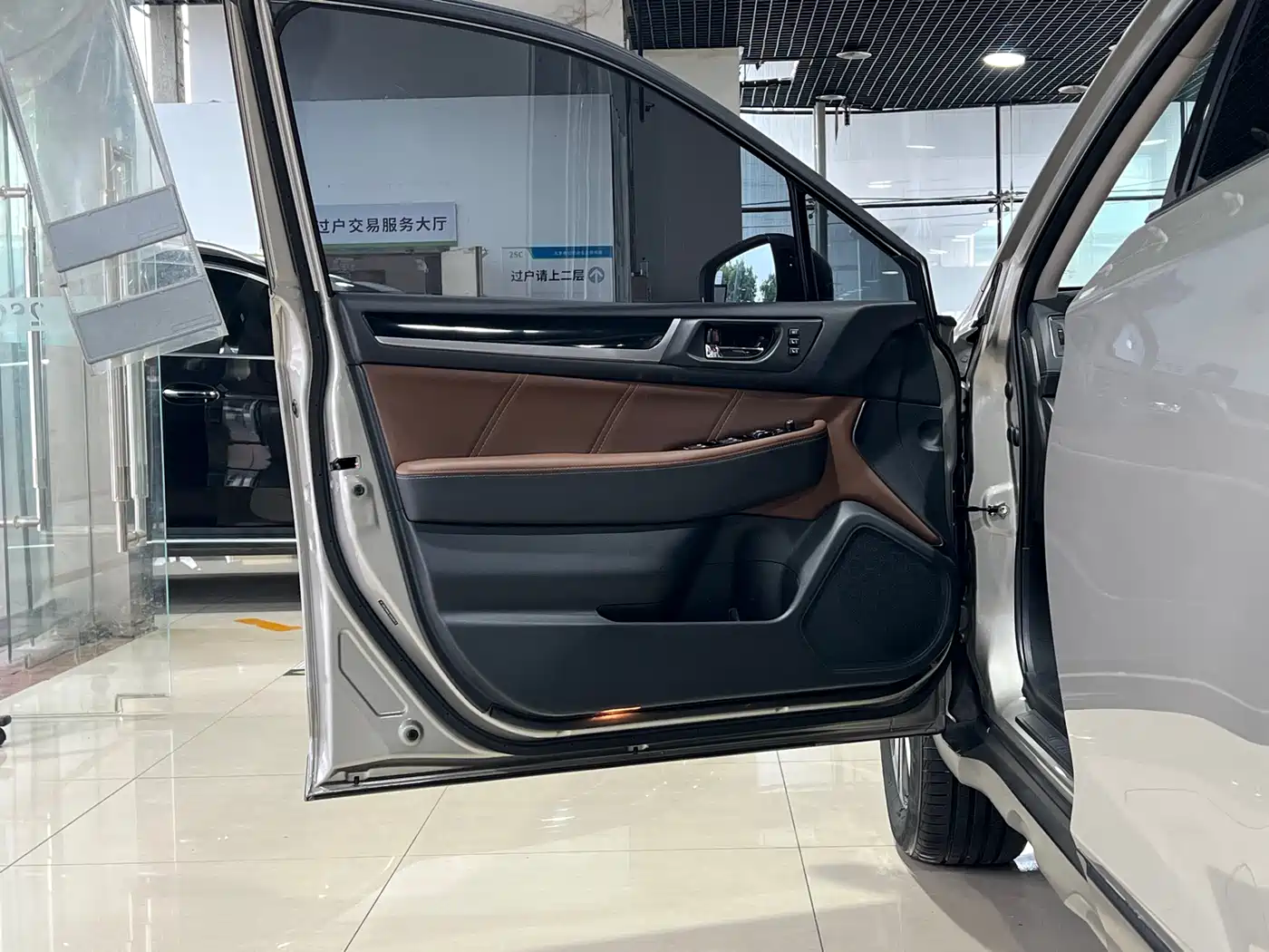 Subaru Outback 2020 Facelift 2.5i Sport Navigation Edition EyeSight фото 11