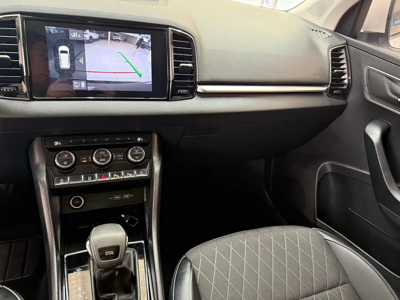 Škoda Karoq 2021 TSI280 Luxury Edition фото 12