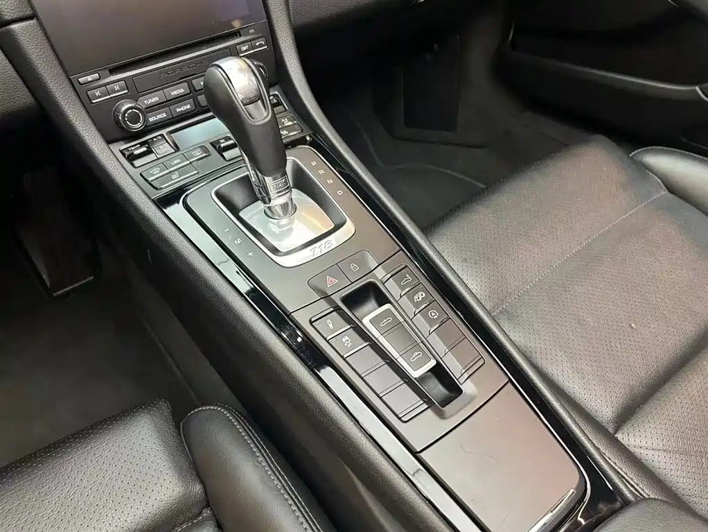 Porsche 718 2019 Boxster T 2.0T фото 9