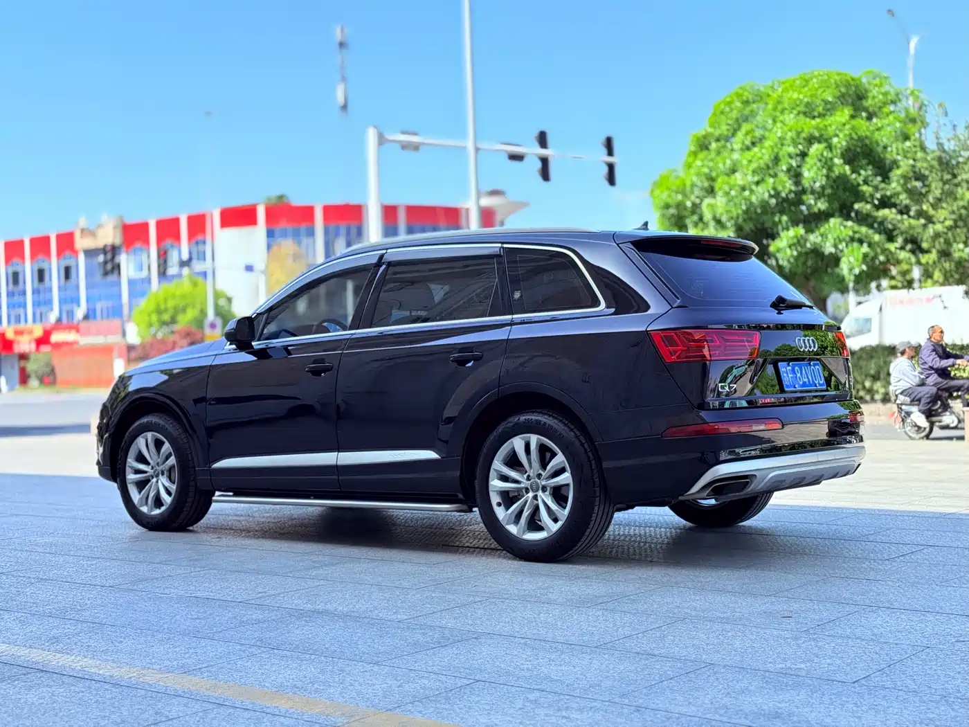 AUDI Q7