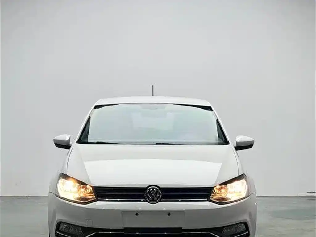 Volkswagen Polo 2014 1.6L Automatic Comfort Edition фото 2