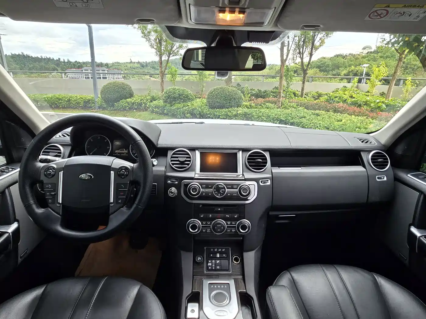 Land Rover Discovery 2015 3.0 SDV6 HSE Diesel фото 11