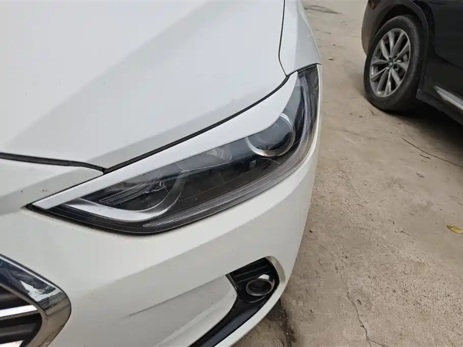 Hyundai Elantra 2016 Model 1.6L Automatic Smart Elite фото 5