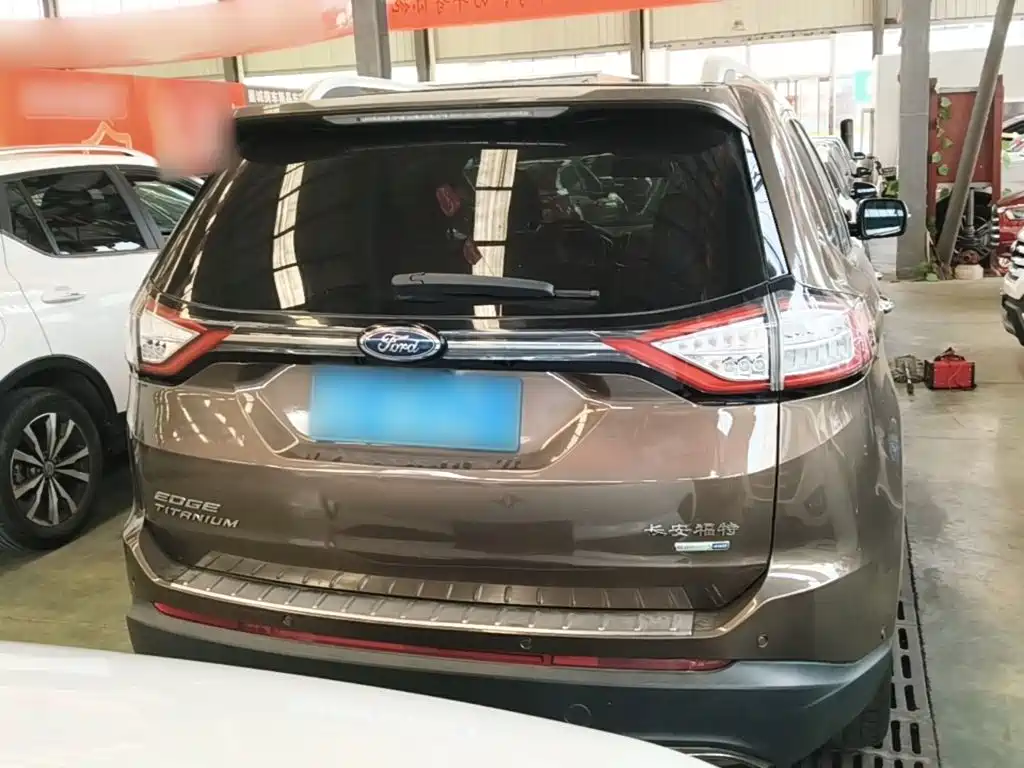 Фото 6 - Ford Edge