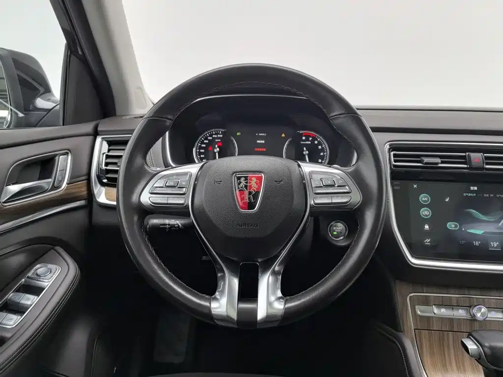 Фото 11 - Roewe RX8