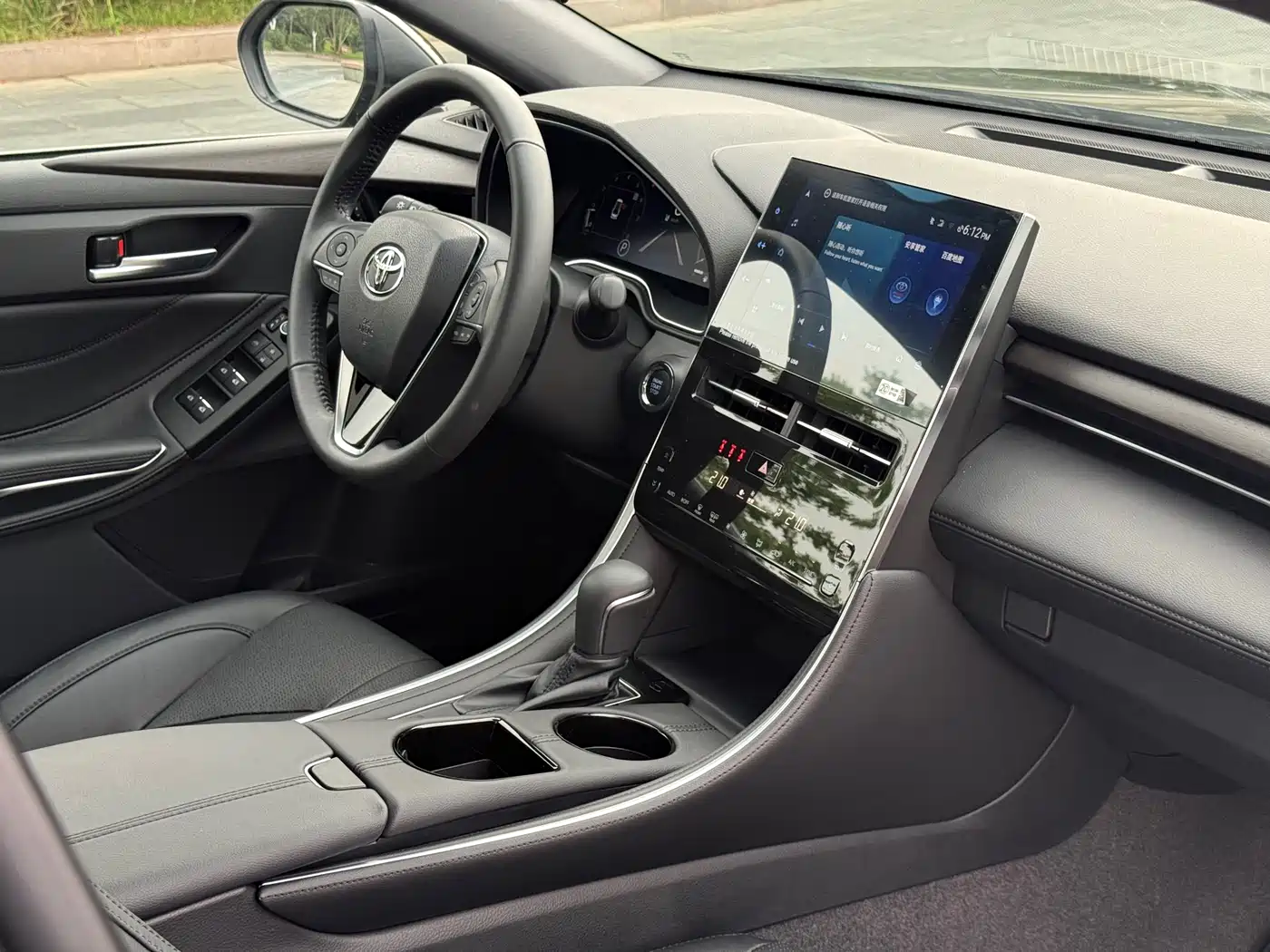 Toyota Avalon 2023 2.0L XLE Premium Edition фото 17