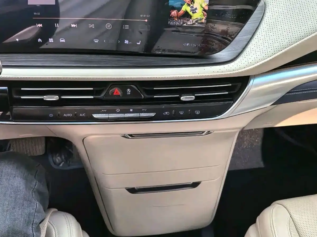 Buick Century 2024 2023 2.0T 7-Seater World Edition
