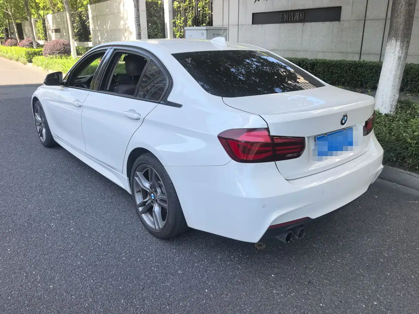 BMW 3 Series 2019 320Li M Sport Black Night Edition фото 4