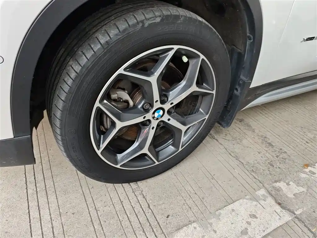 BMW X1 2016 xDrive20Li Luxury Model фото 23
