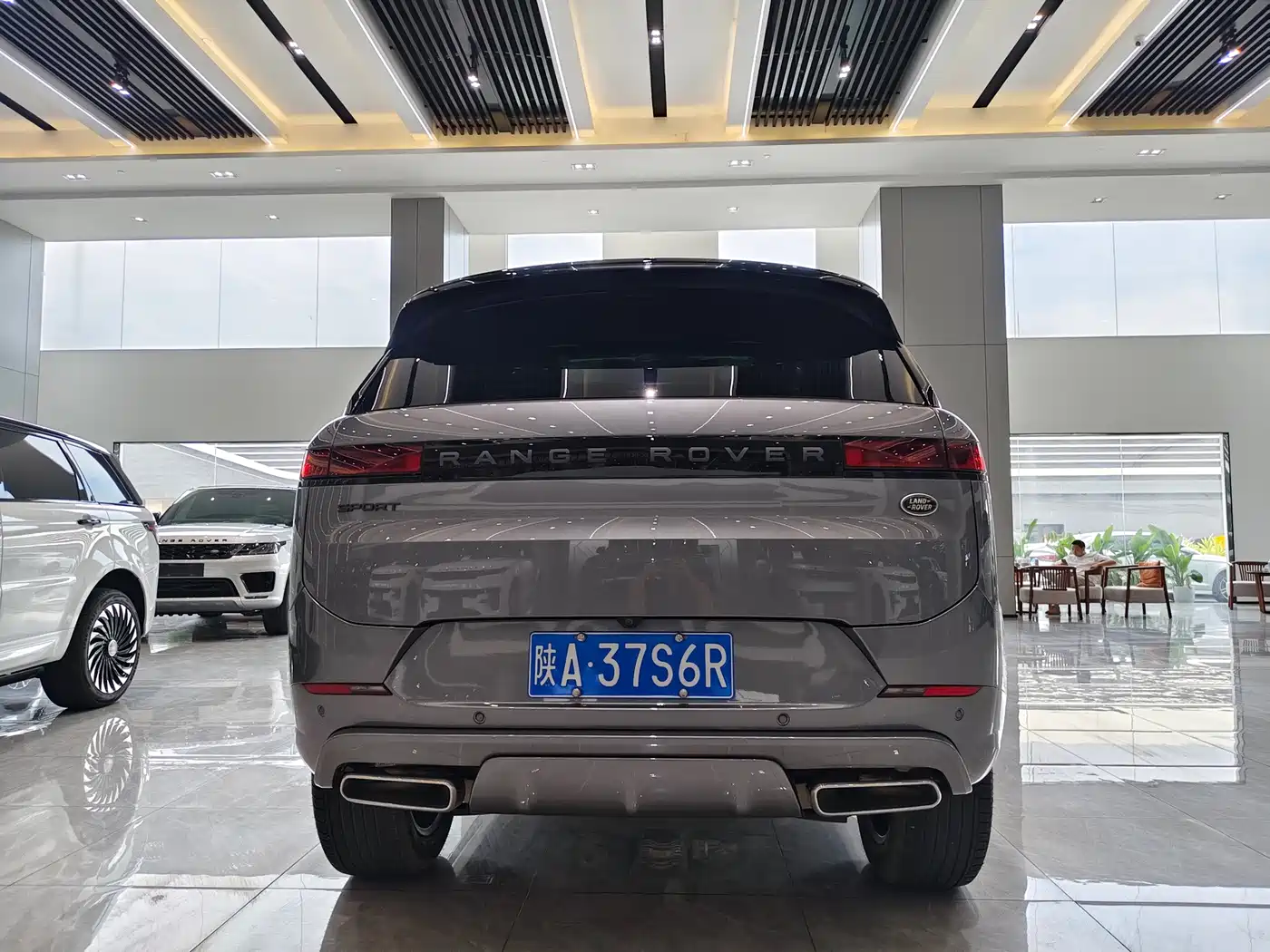 Land Rover Range Rover Sport 2025 2024 400PS Dynamic SE