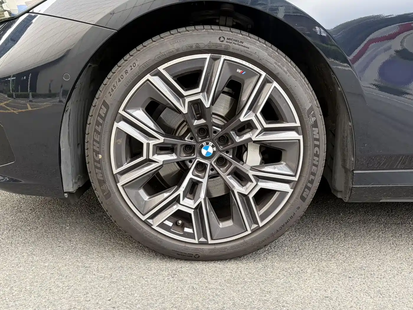 BMW 5 Series 2025 530Li Premium M Sport Package фото 7
