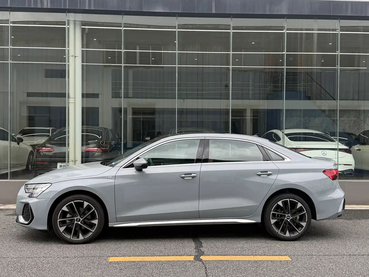 Audi A3 2026 2025 Facelift A3L Limousine 35TFSI Flying Spur Premium