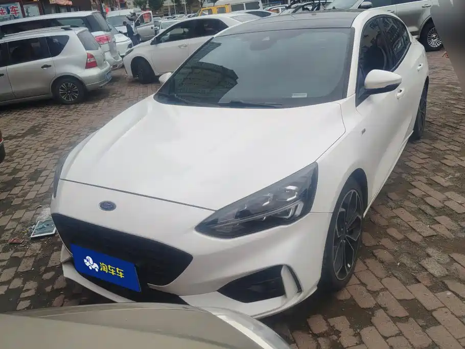 Photo 2 - Ford Focus