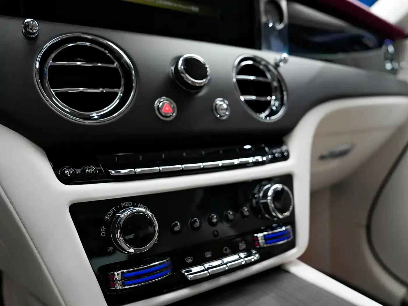 Rolls-Royce Spectre 2024 Standard Model фото 22