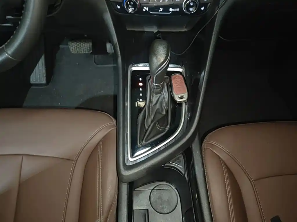 Buick GL6 2021 2019 18T 6-seat Connected Premium China VI